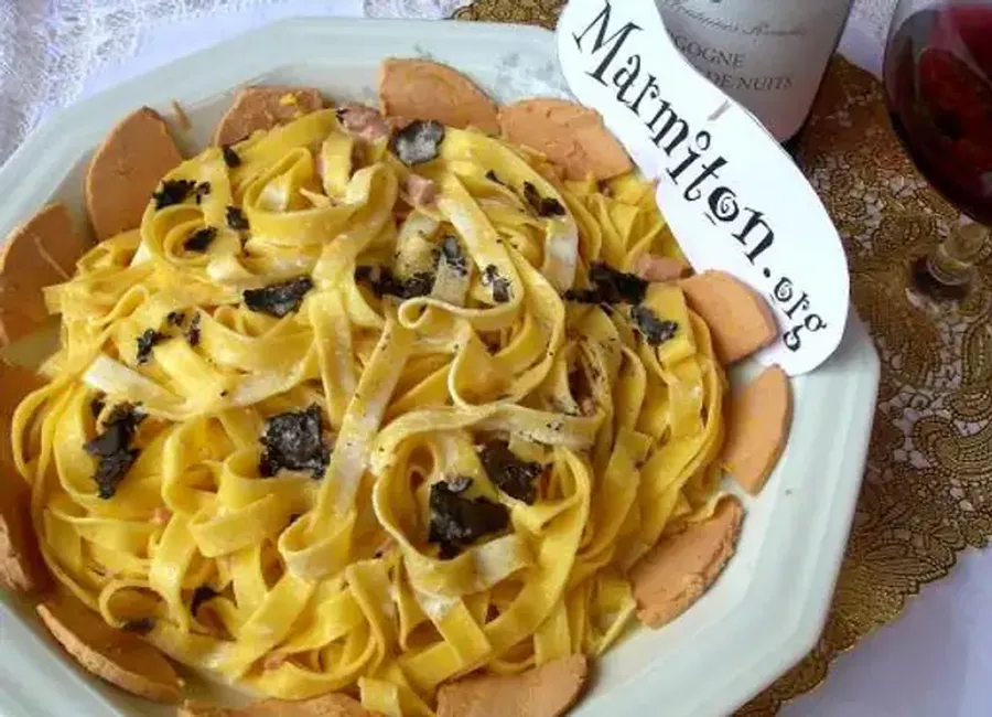 Tagliatelle fraîches aux truffes et au foie gras