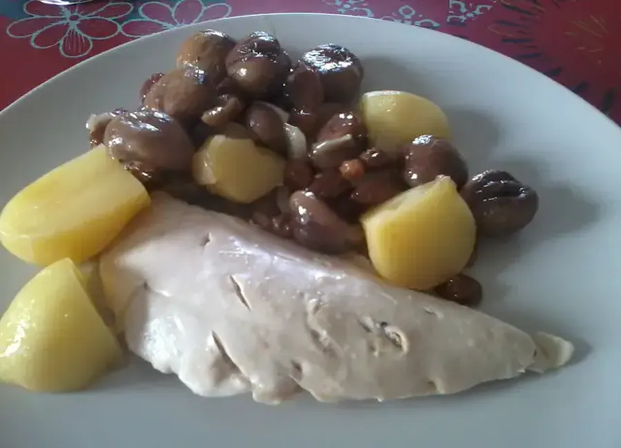 Pintade aux marrons et aux raisins