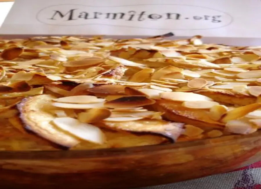 Gâteau de pain, aux pommes et amandes