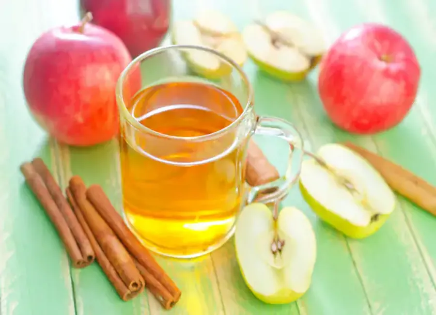 Jus de pomme chaud miel-cannelle