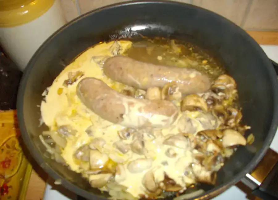 Andouillette aux champignons sauce moutarde