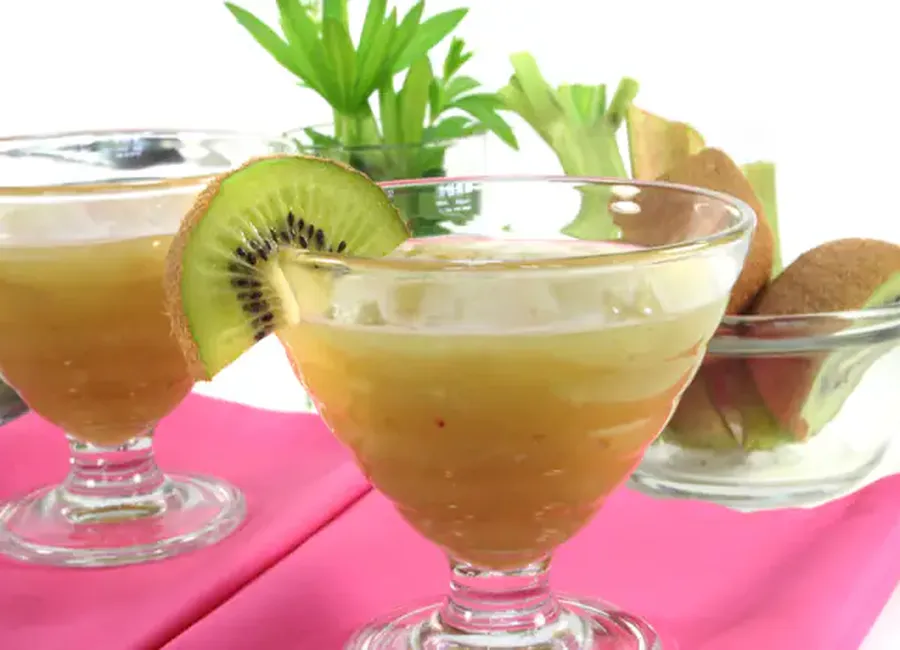 Compote light pommes kiwi à la cannelle