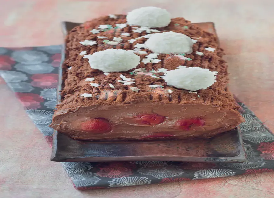 Bûche truffée aux cerises