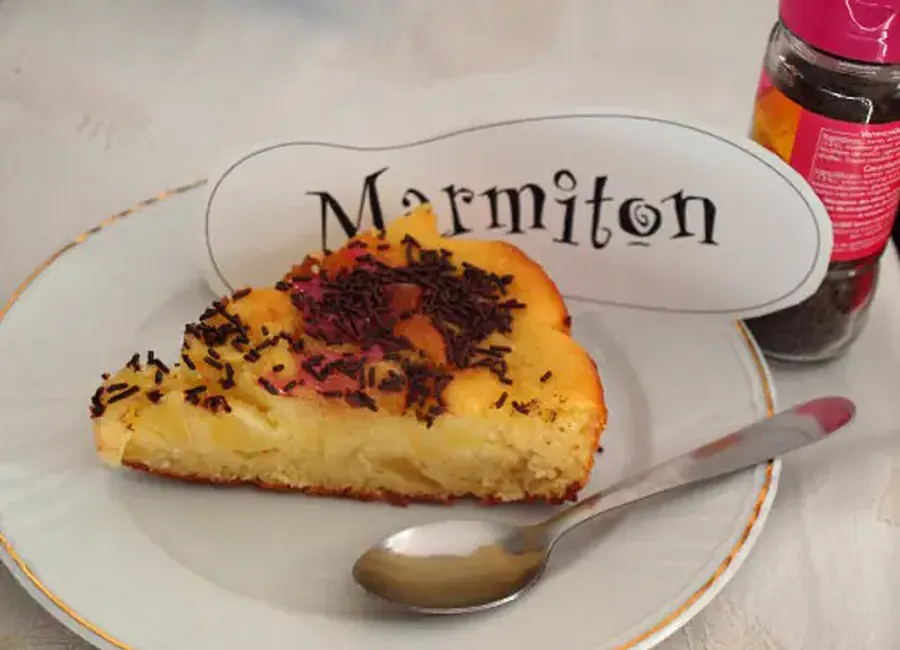 Gâteau fondant aux pommes saveur coco
