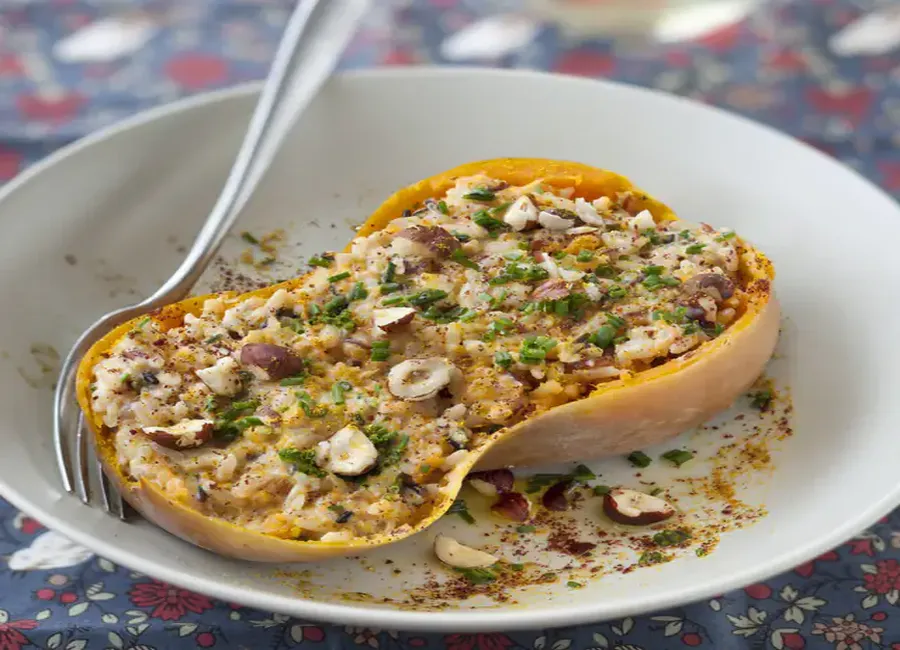Courge butternut farcie au riz et aux noisettes