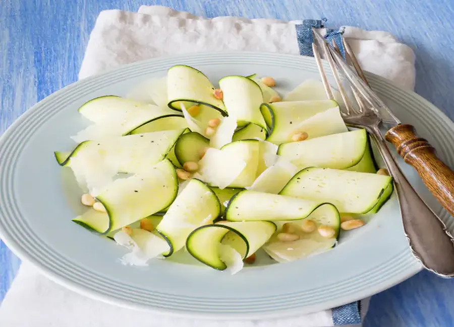 Tagliatelles de courgettes 'à l'italienne' en salade