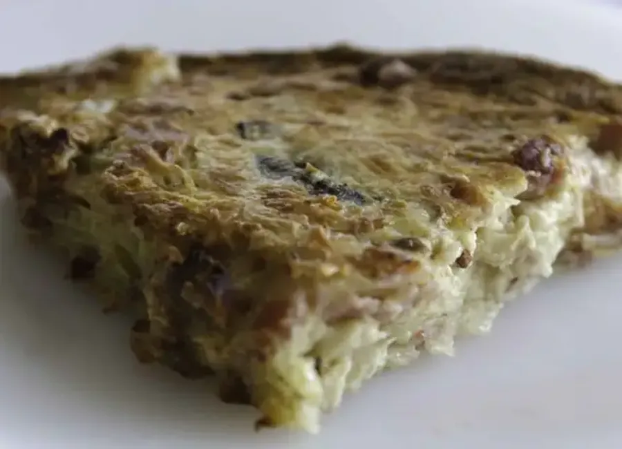 Quiche sans pâte aux champignons, lardons, jambon et fromage