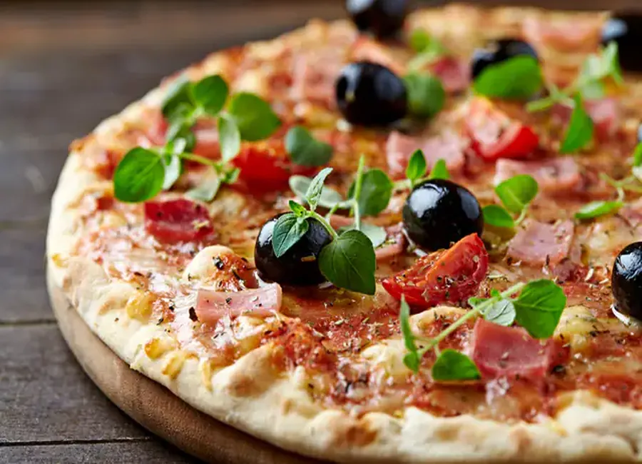 Pizza au jambon et fromage