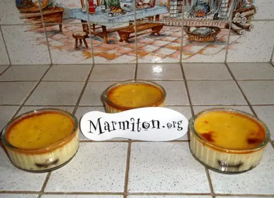 Oeufs au lait sur lit de chocolat
