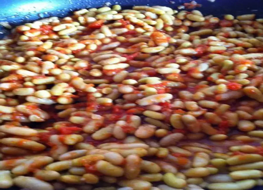 Flageolets à la tomate épicés