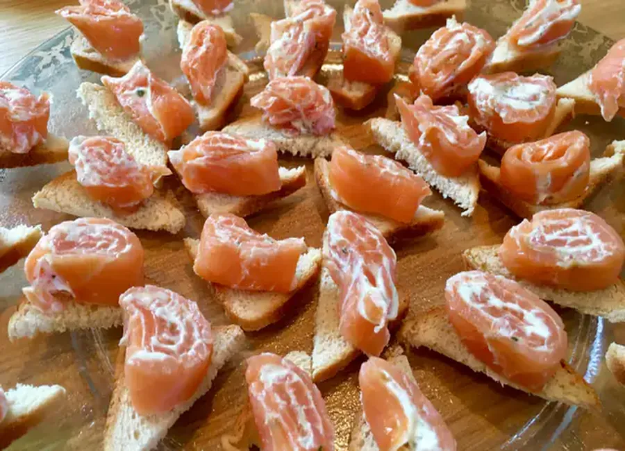 Roulés de saumon fumé au fromage frais