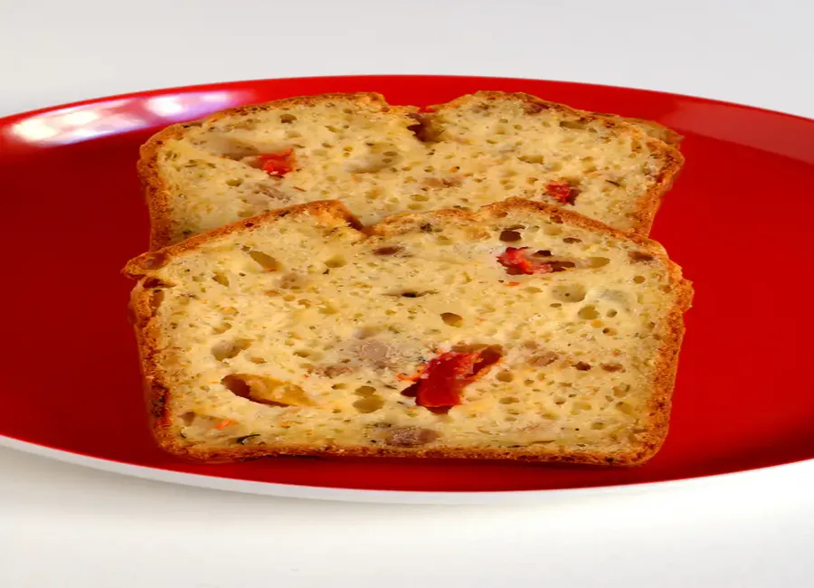 Cake aux poivrons et au thon