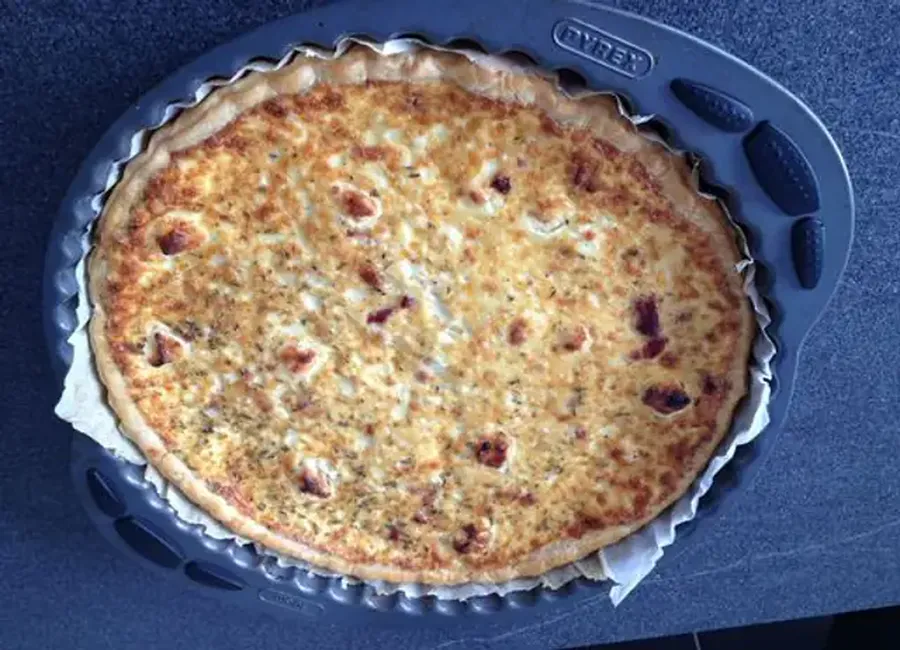 Quiche aux lardons, chèvre et miel