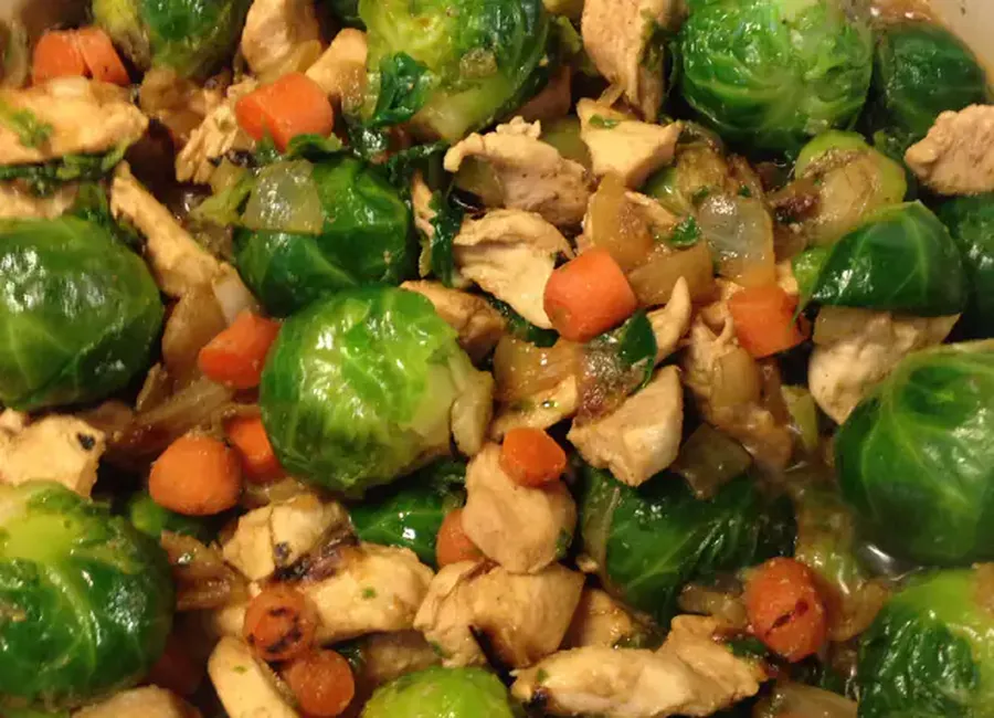 Poulet aux choux de bruxelles