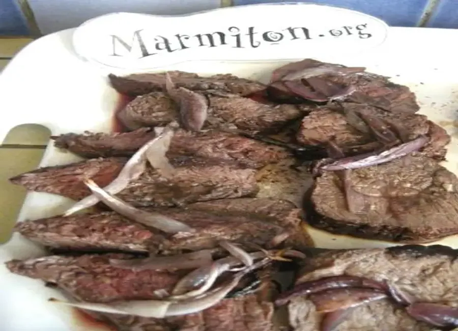 Rôti de cheval au vin rouge