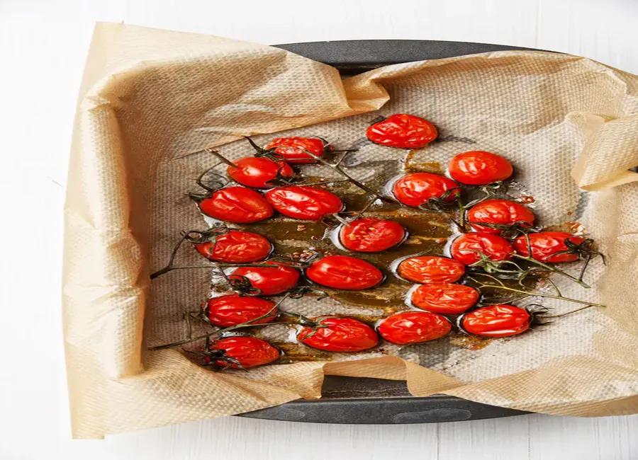 Tomates cerises confites et cerises de terre (amour en cage ou physalis)