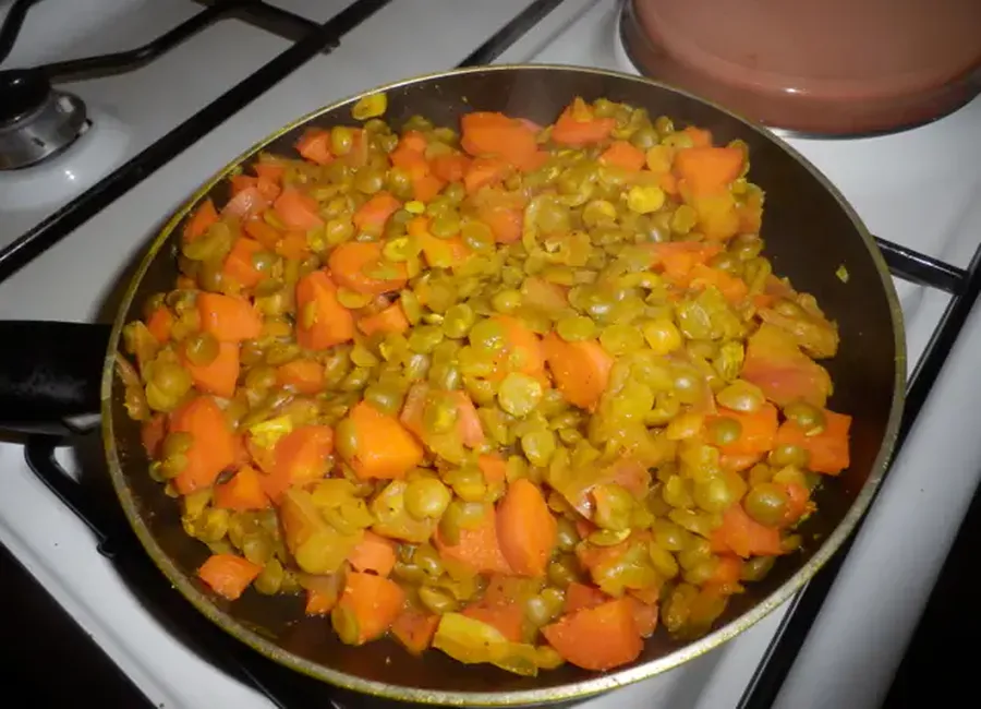 Pois cassés au curry