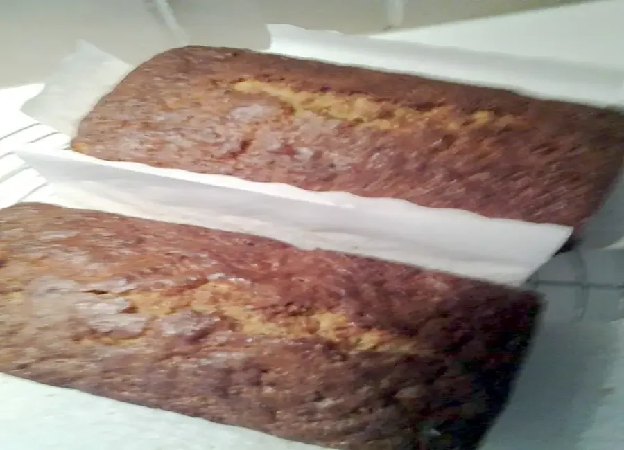 Cake à la pomme, aux raisins et aux noix