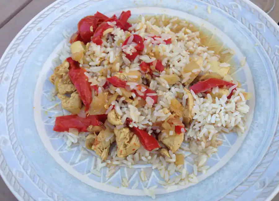 Poulet au curry et aux poivrons