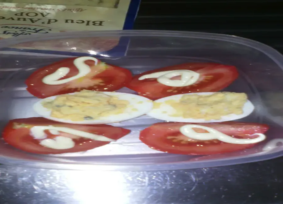Oeufs durs au roquefort
