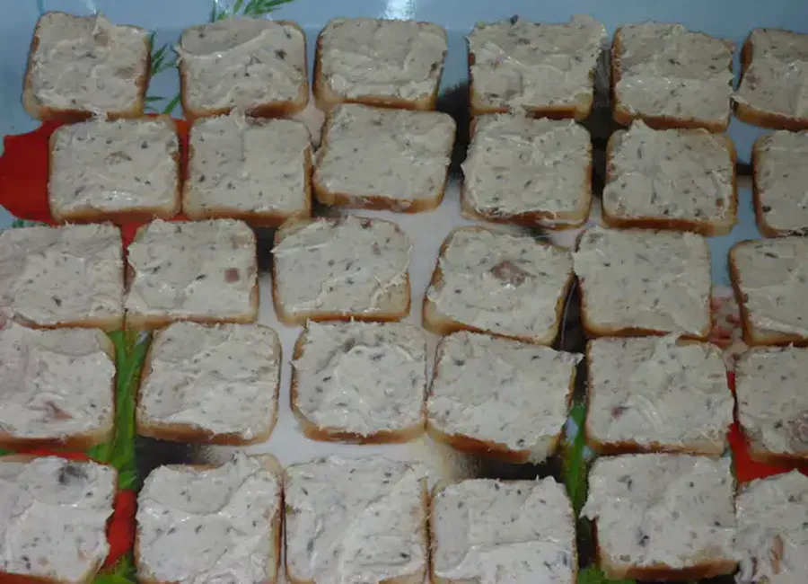 Toasts fromage frais/sardine