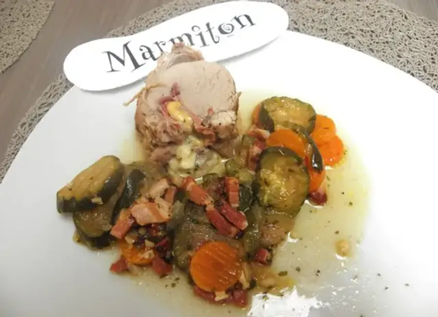 Filet mignon de porc au jambon cru et petits légumes