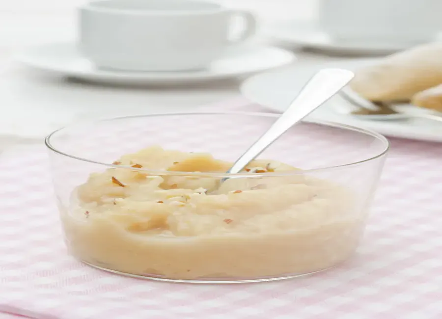 Compote de pommes, poires, noix