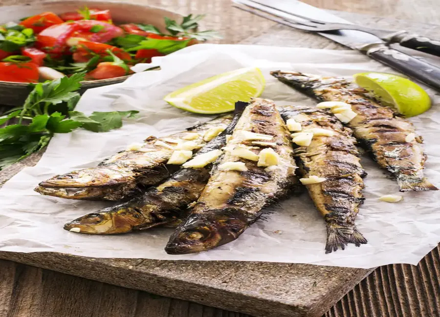 Sardines grillées à la tomate et au citron