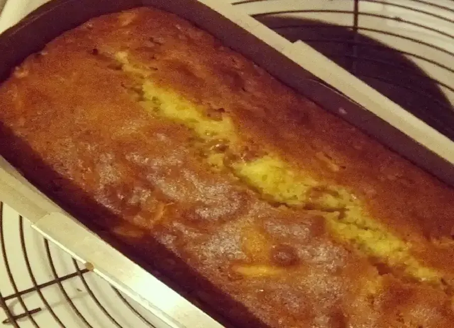 Cake aux pommes gingembre, cannelle, et noix de muscade