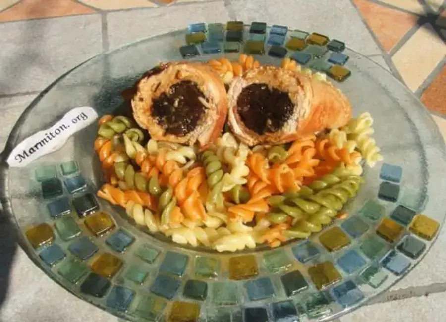 Paupiettes de veau aux pruneaux et aux lardons