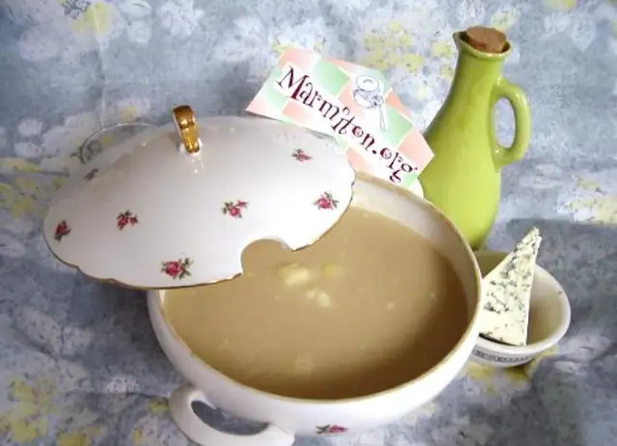 Velouté de chou fleur au bleu d'auvergne