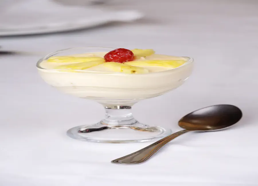 Mousse à l'ananas et au rhum