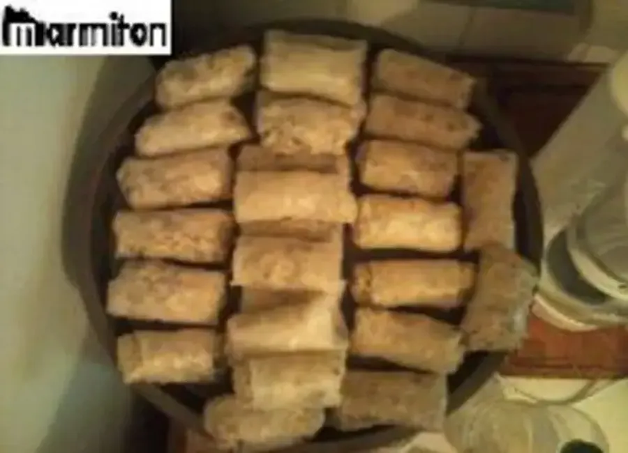 Nems au poulet et aux champignons noirs