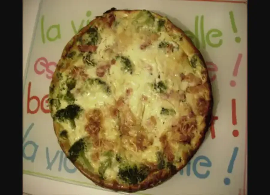 Quiche sans pâte aux brocolis
