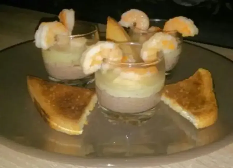 Verrines thon, mayonnaise maison et crevettes à l'ail