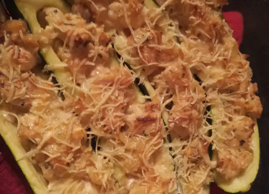 Courgettes farcies au poulet et à la ricotta