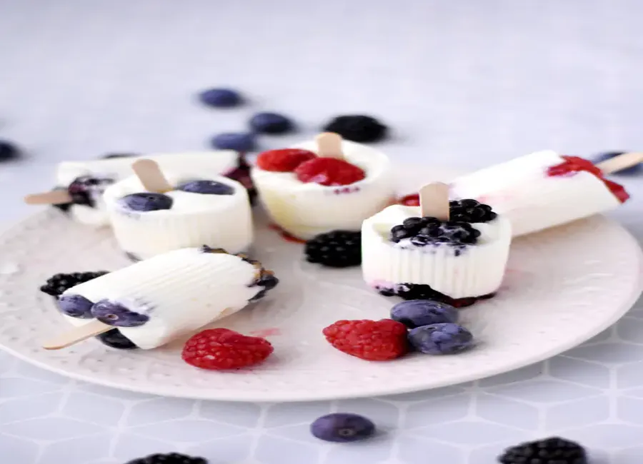 Glace au yaourt et aux fruits