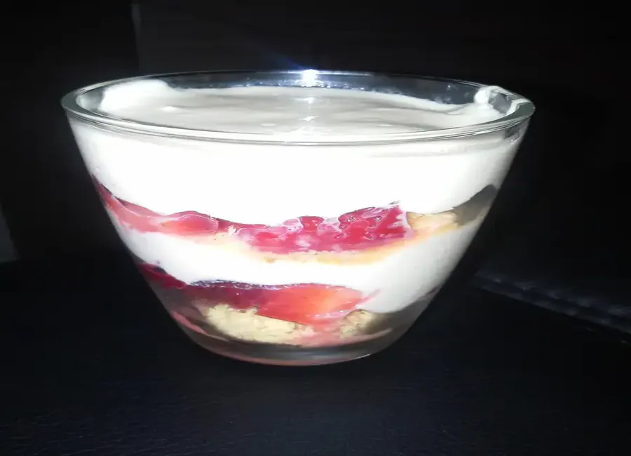 Verrines à la fraise et aux palets bretons