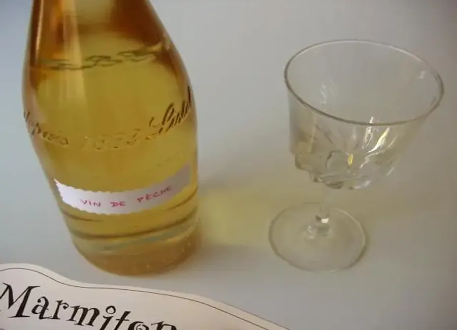 Vin de feuilles de pêcher de mireille (ultra rapide et ultra bon)