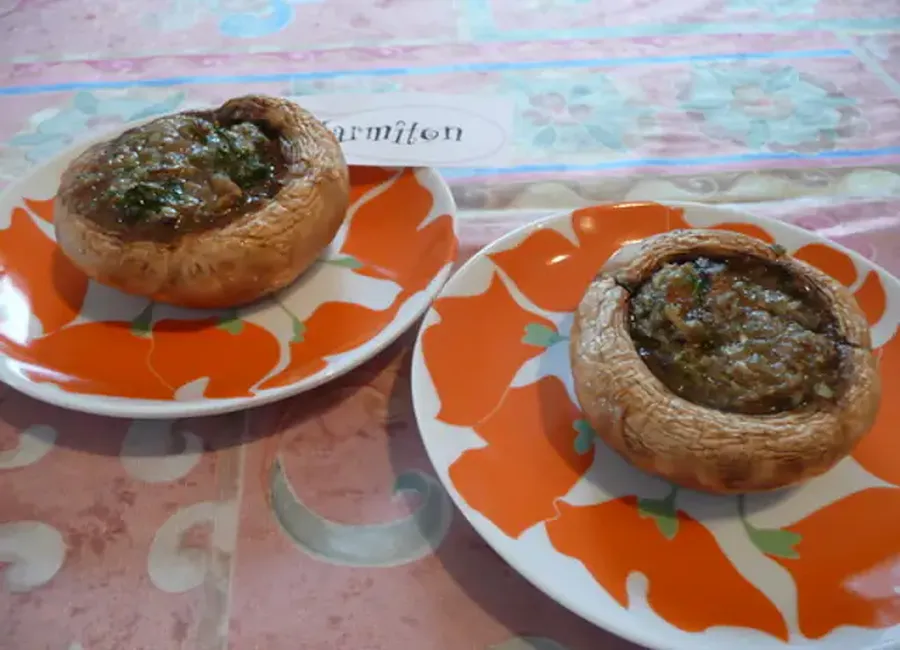 Champignons farcis au beurre d'escargot