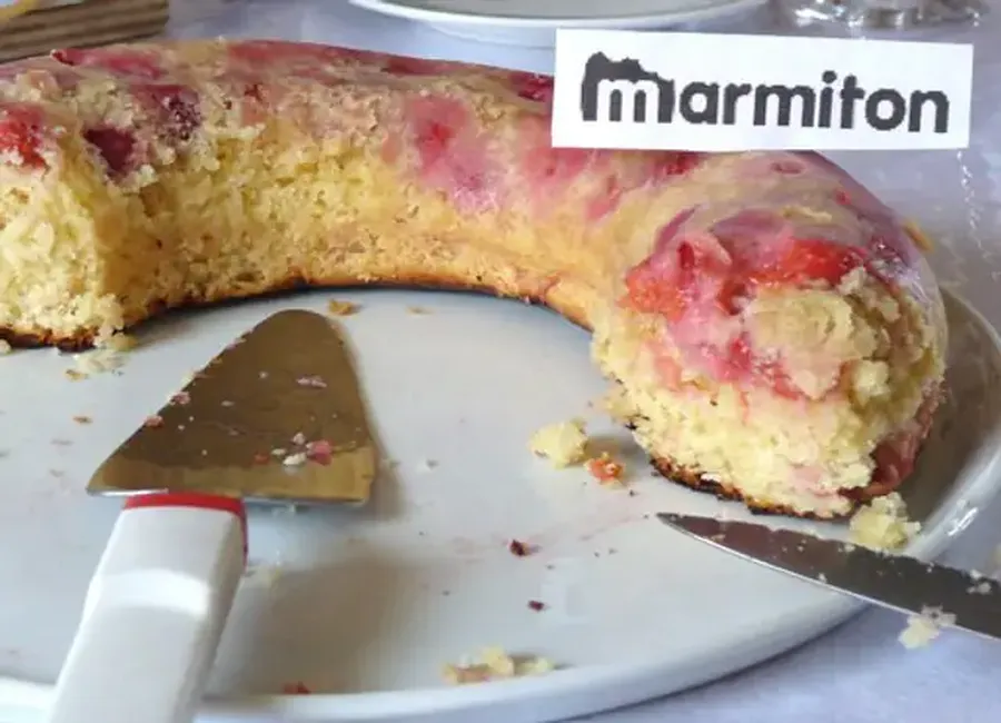 Délicieux gâteau aux cerises
