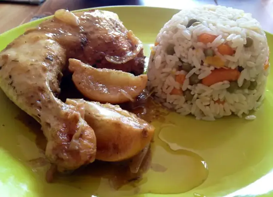 Tajine de poulet au gingembre et aux citrons confits