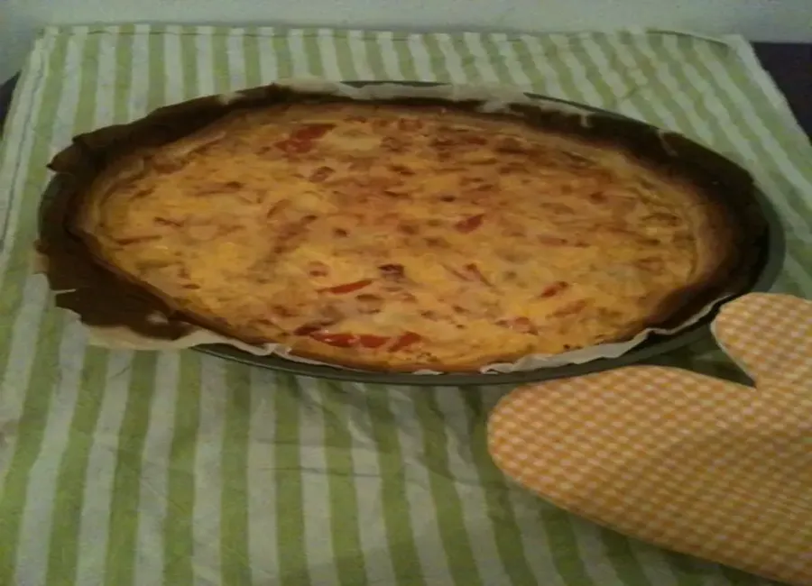 Tarte aux légumes d'été et aux allumettes
