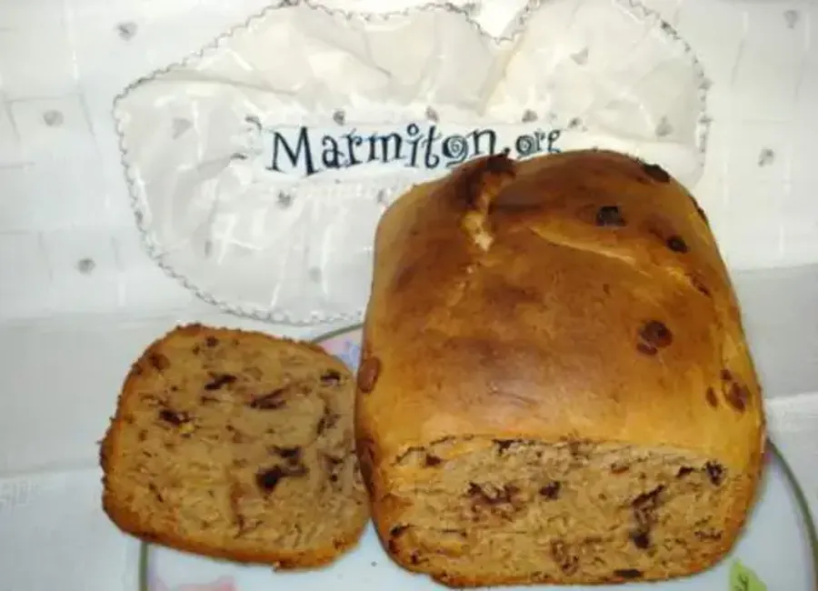 Brioche aux pépites de chocolat à la machine à pain avec poolish