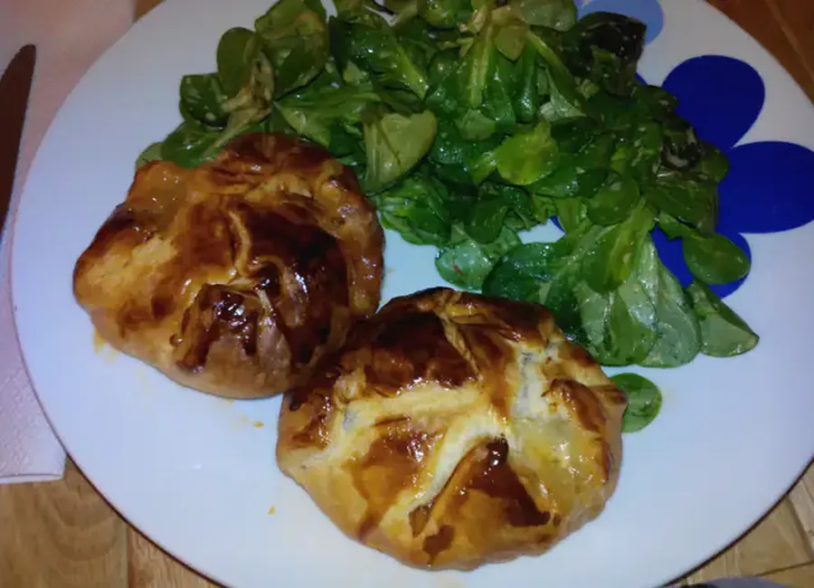 Feuilleté aux ecrevisses, chorizo et chèvre