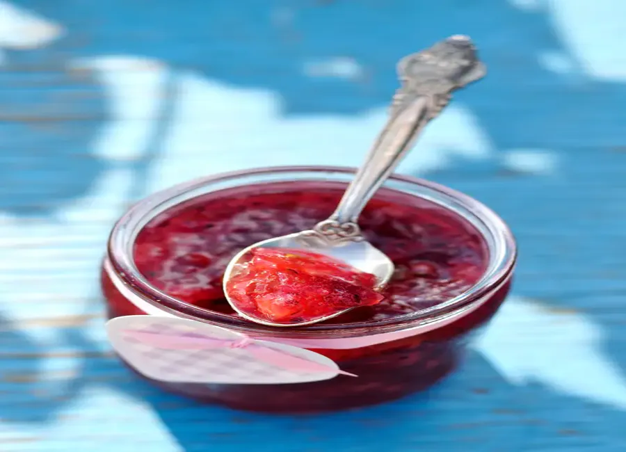 Confiture aux groseilles et aux cerises