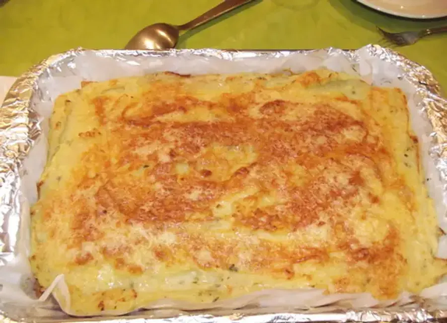 Hachis parmentier (pommes de terre, boeuf, carotte, lardons)