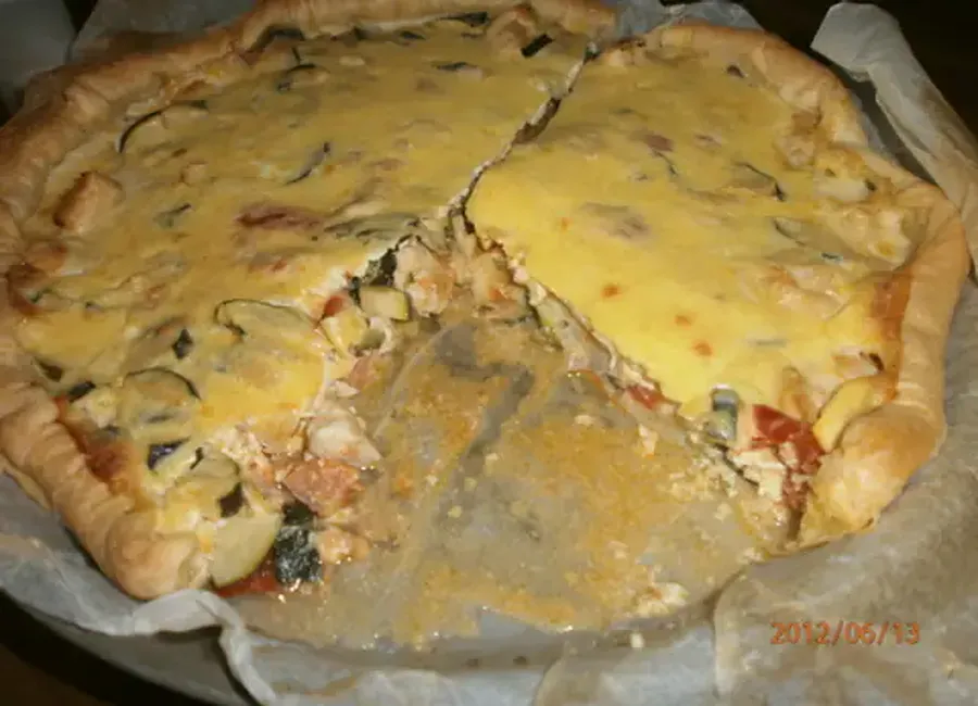Tarte au poulet, courgettes et moutarde