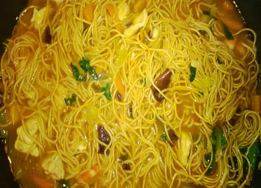 Soupe aux crevettes et aux nouilles chinoises