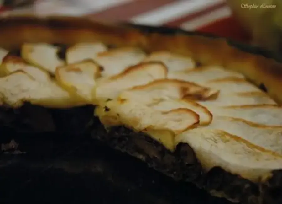 Tarte simple au boudin noir et aux pommes